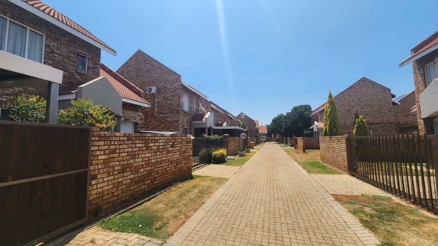 To Let 3 Bedroom Property for Rent in Baillie Park North West